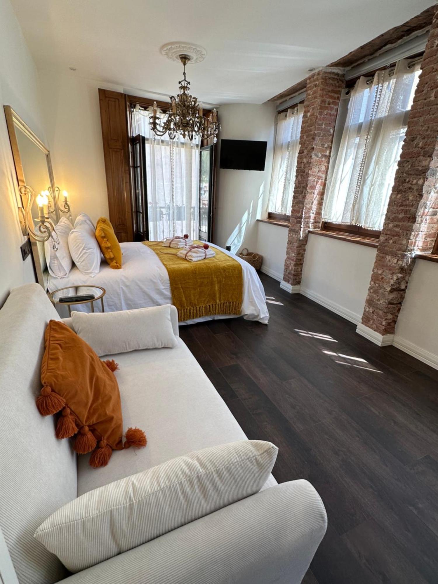 Claren'S Boutique Rooms Cangas De Narcea Ngoại thất bức ảnh
