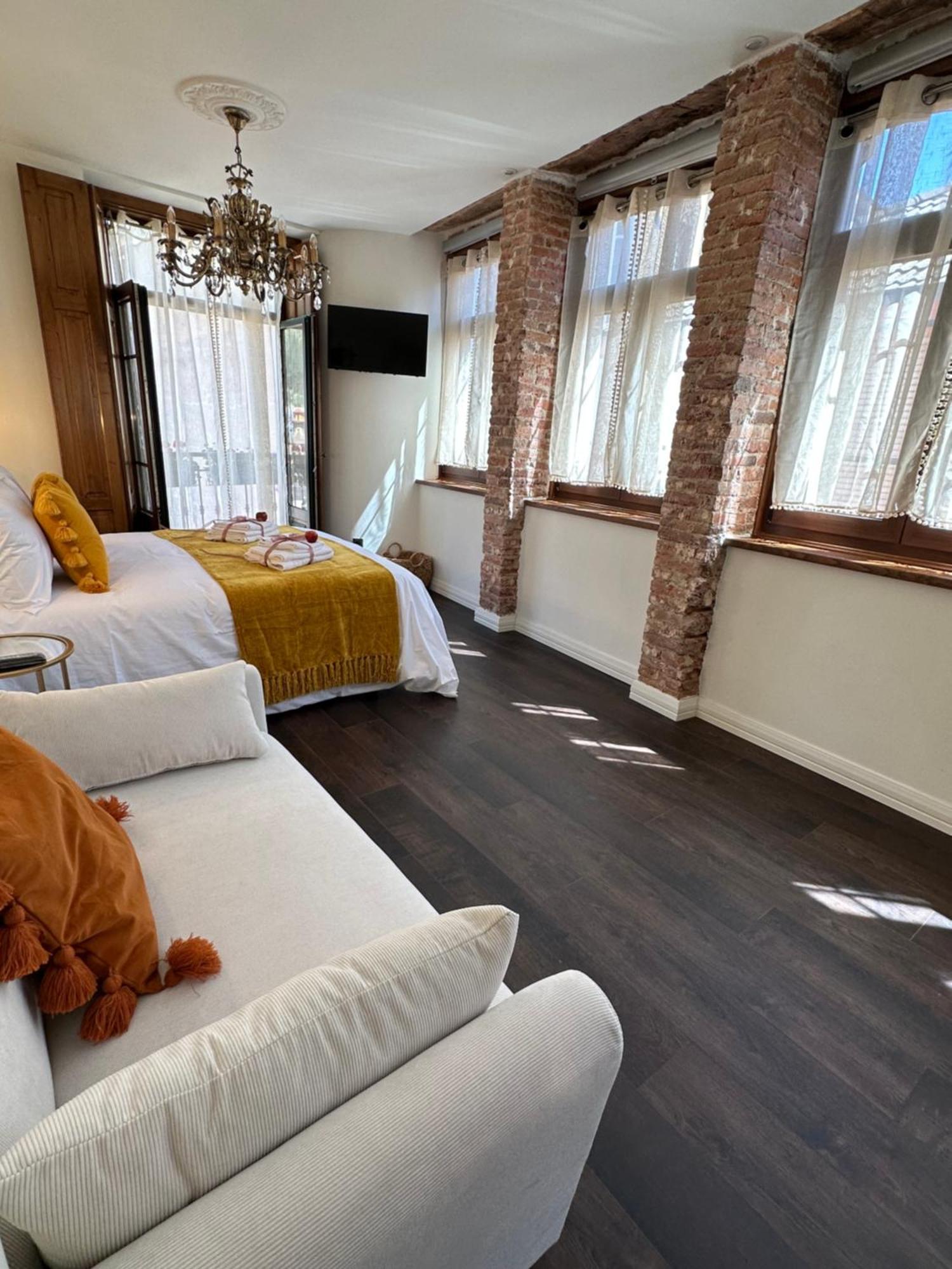 Claren'S Boutique Rooms Cangas De Narcea Ngoại thất bức ảnh