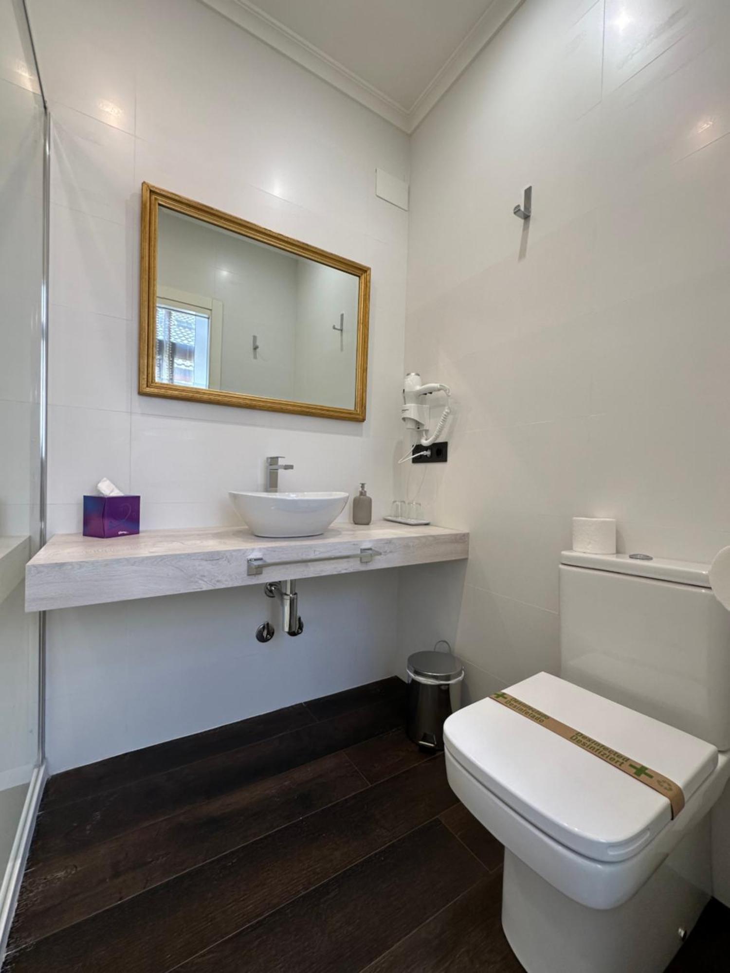 Claren'S Boutique Rooms Cangas De Narcea Ngoại thất bức ảnh